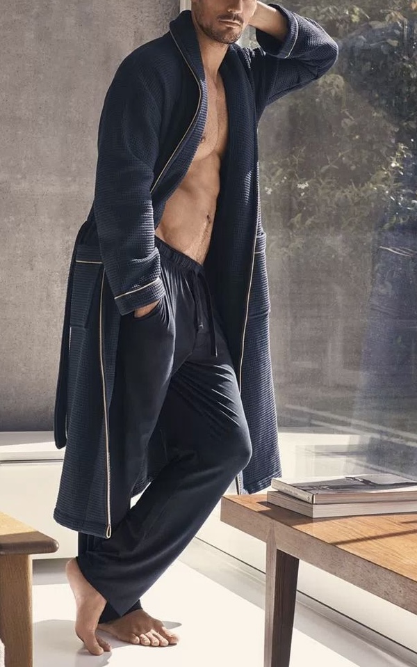 Dark blue men&rsquo;s robe