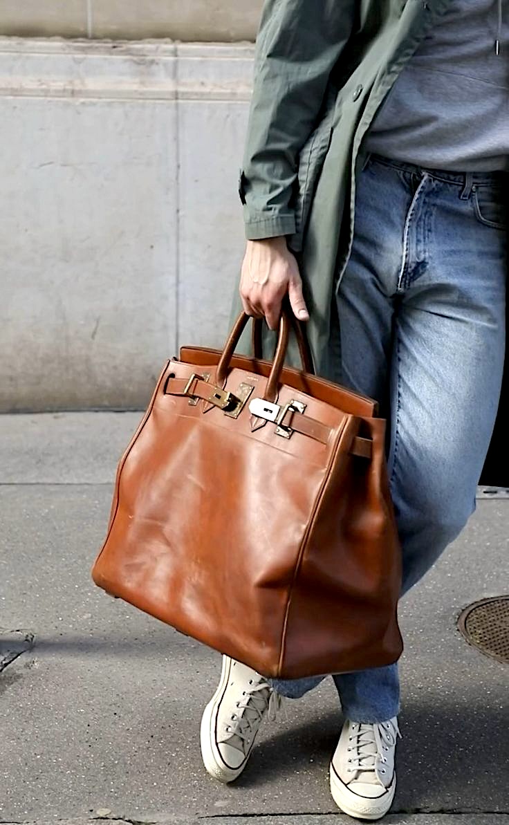 casual tote bag for elegance