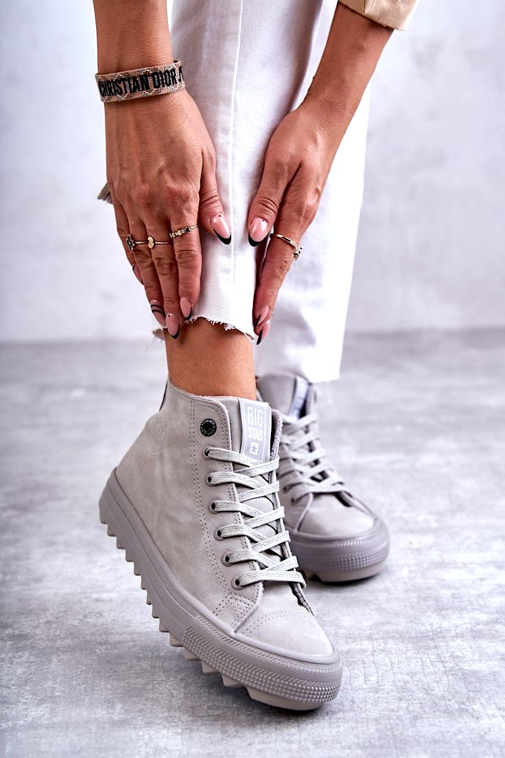 warm-and-comfortable-sneakers-for-fall